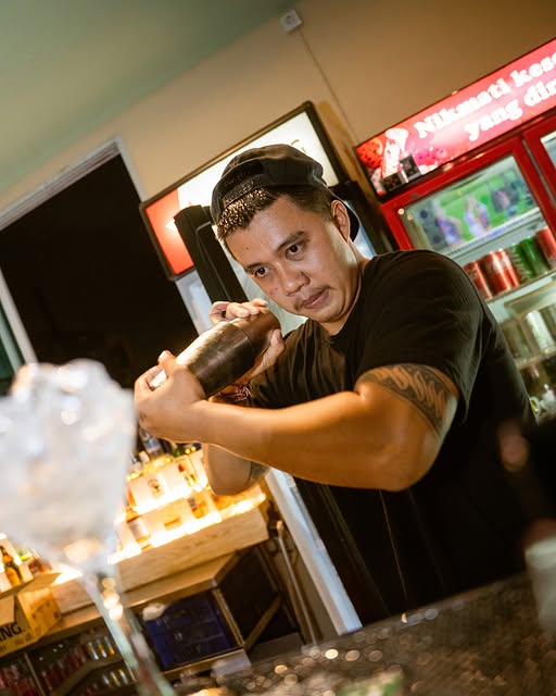 Happy Hour at Pavilion Surf Club