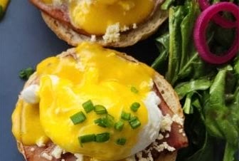 Eggs Benedict at Pavilion Surf Club